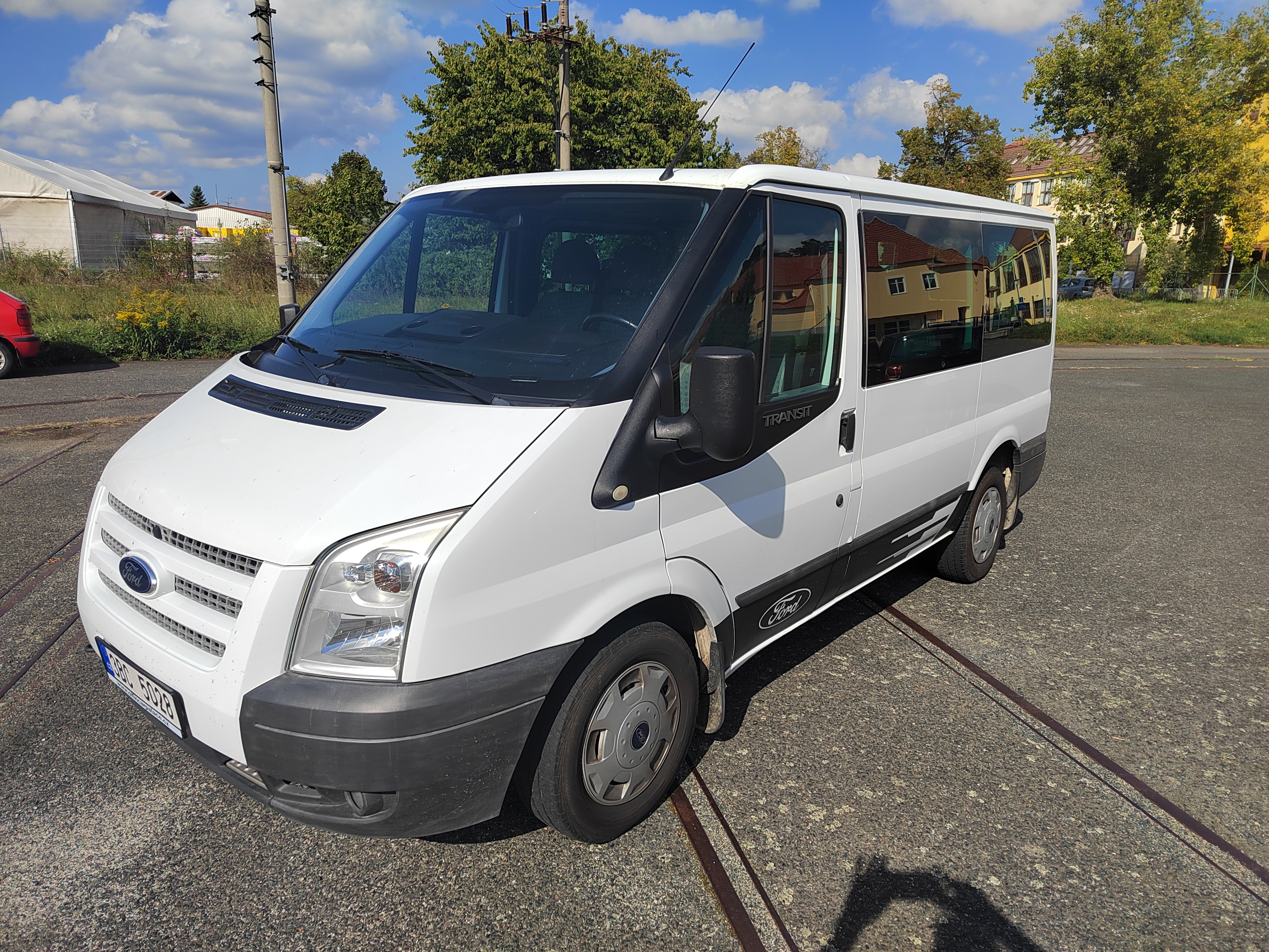 Ford Transit 2,2TDCi míst 8 + 1, r.v. 2013