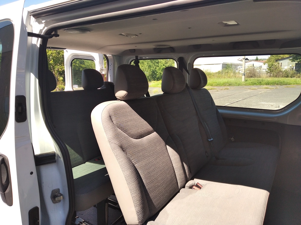 Renault Trafic 2,0 dCi  míst 8, r.v. 2012