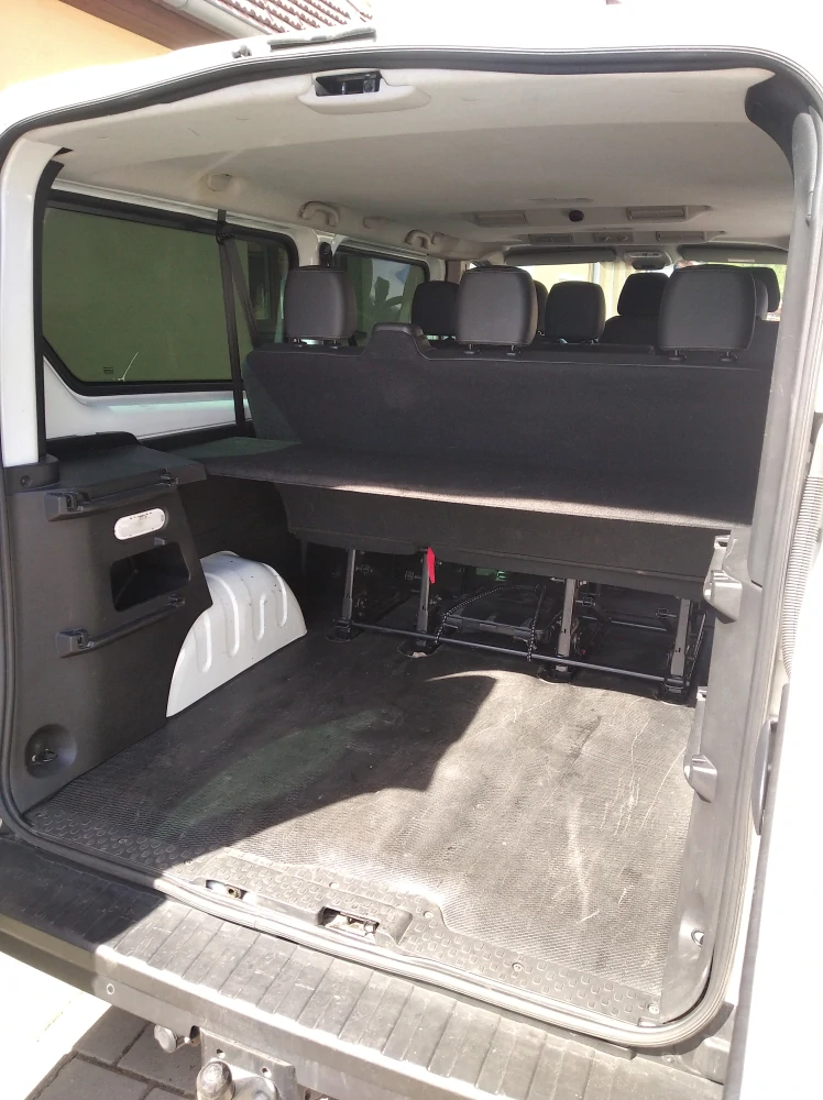 Renault Trafic 1,6 dCi  míst 8 + 1, r.v. 2019 Long