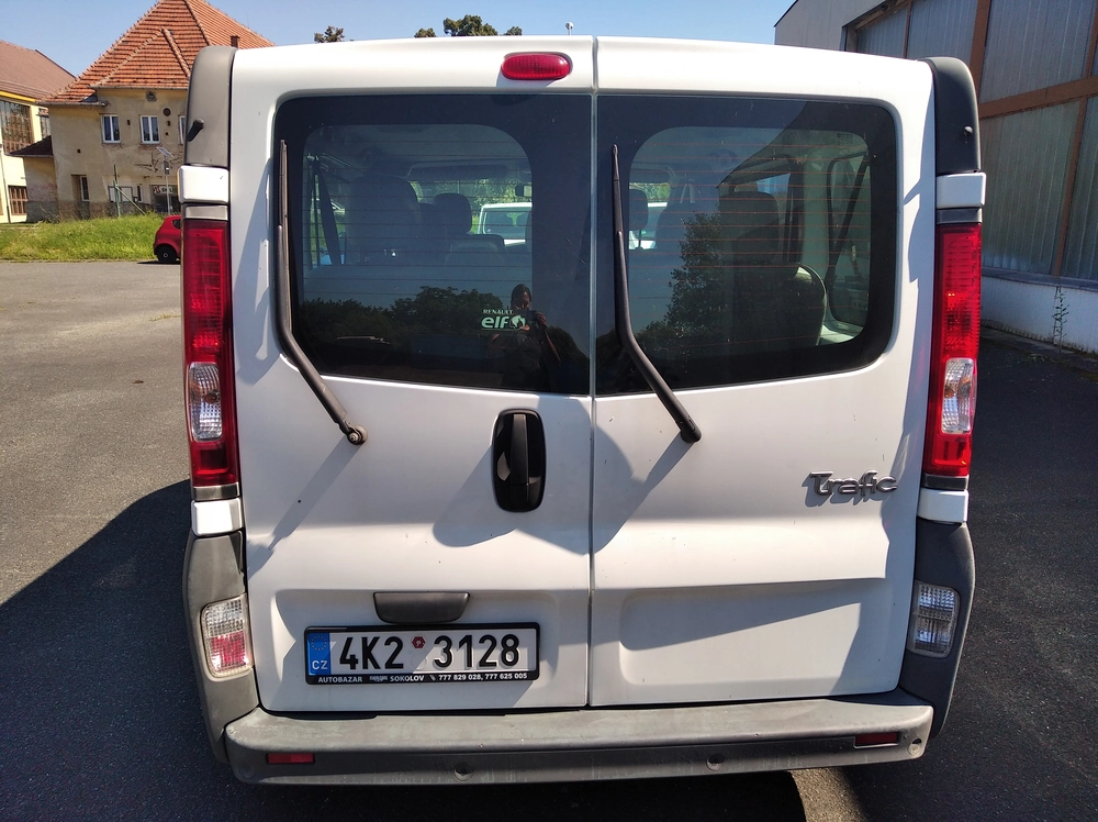 Renault Trafic 2,0 dCi  míst 8, r.v. 2012