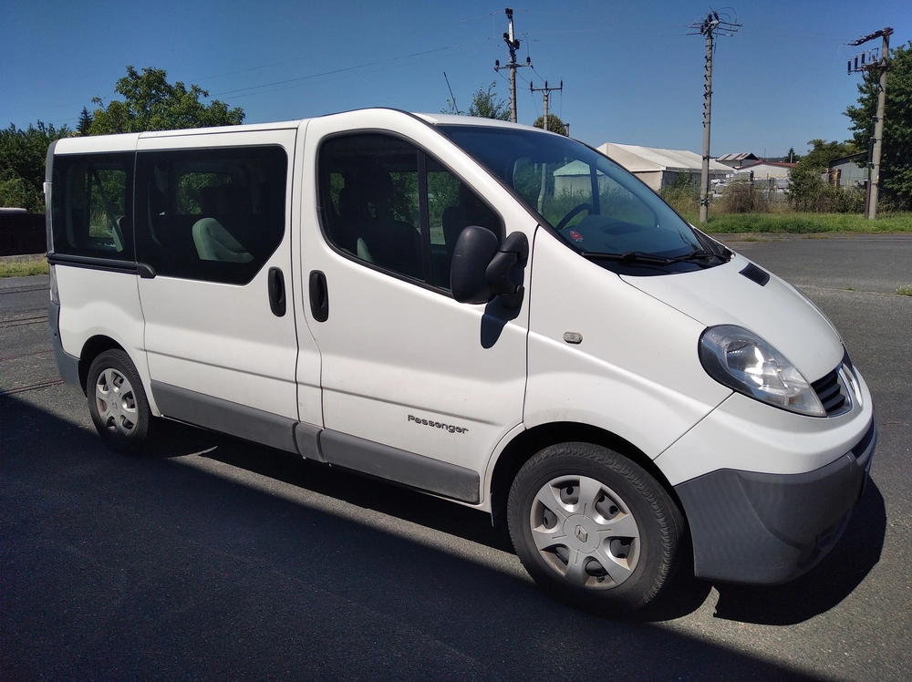Renault Trafic 2,0 dCi  míst 8, r.v. 2012